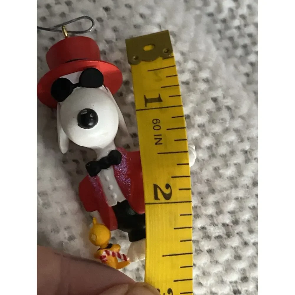 Hallmark Ornament Joe Cool Spotlight on Snoopy Series Top Hat Figure Vtg 2003